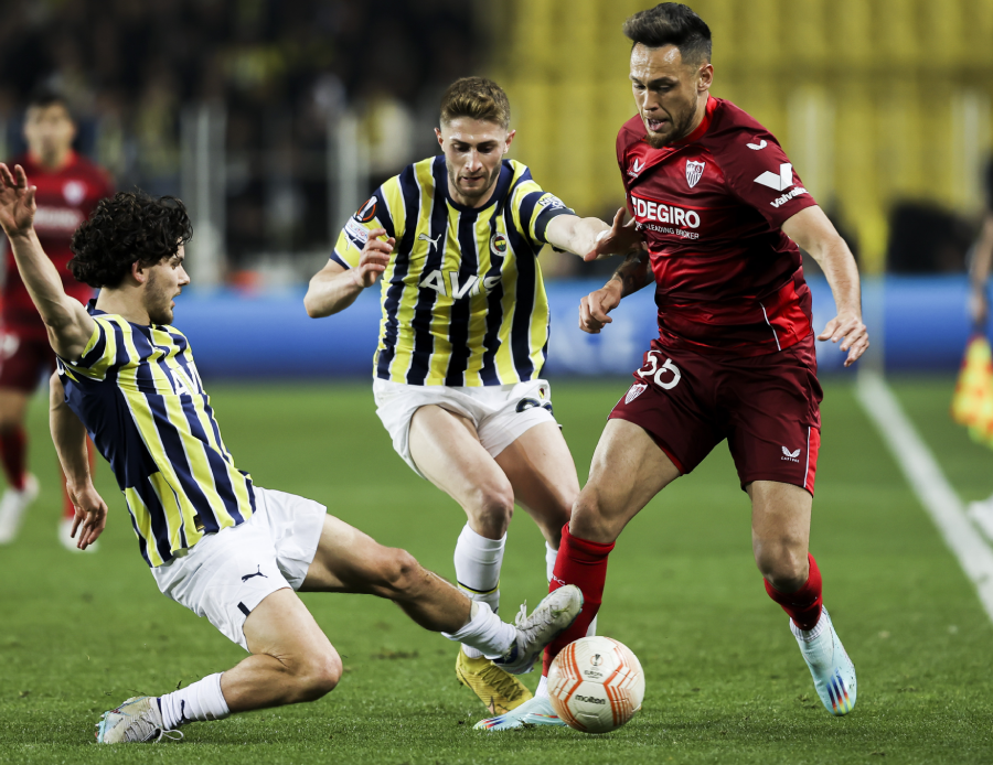 Herkes o isme hayran kaldı! Türk yıldız Fenerbahçe - Sevilla maçındaki performansıyla Avrupa devlerini şaşırttı