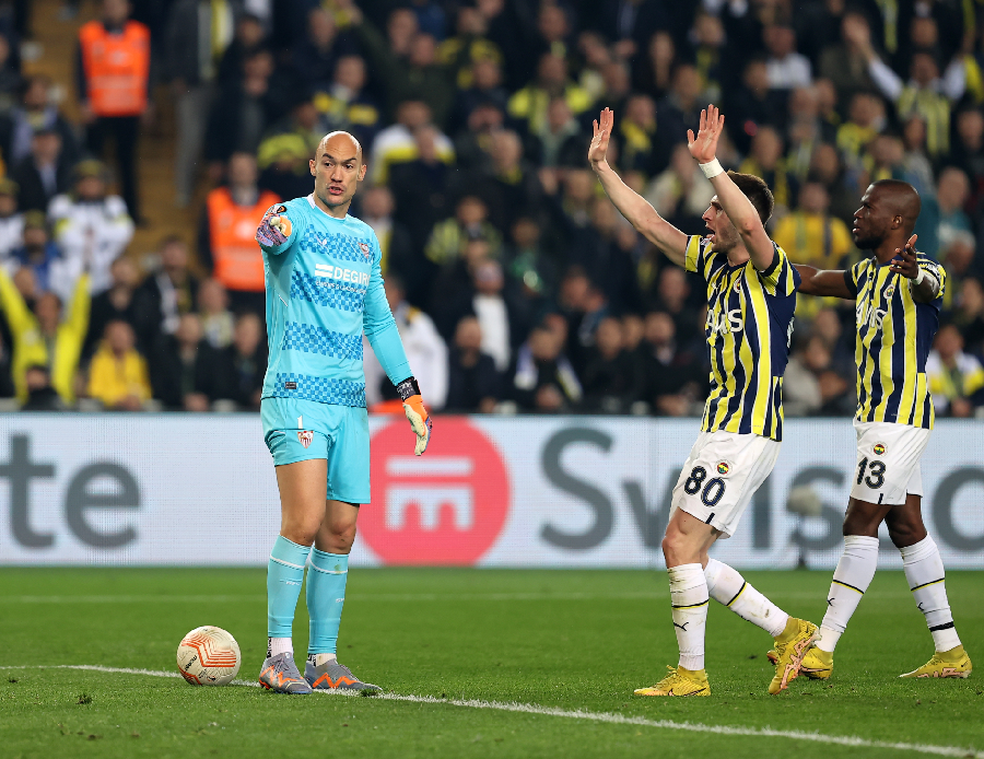 UEFA ülke puanı sıralamasında geriledik! Türk takımları tehlike altında UEFA ülke puanı sıralamasında geriledik! Türk takımları tehlike altında