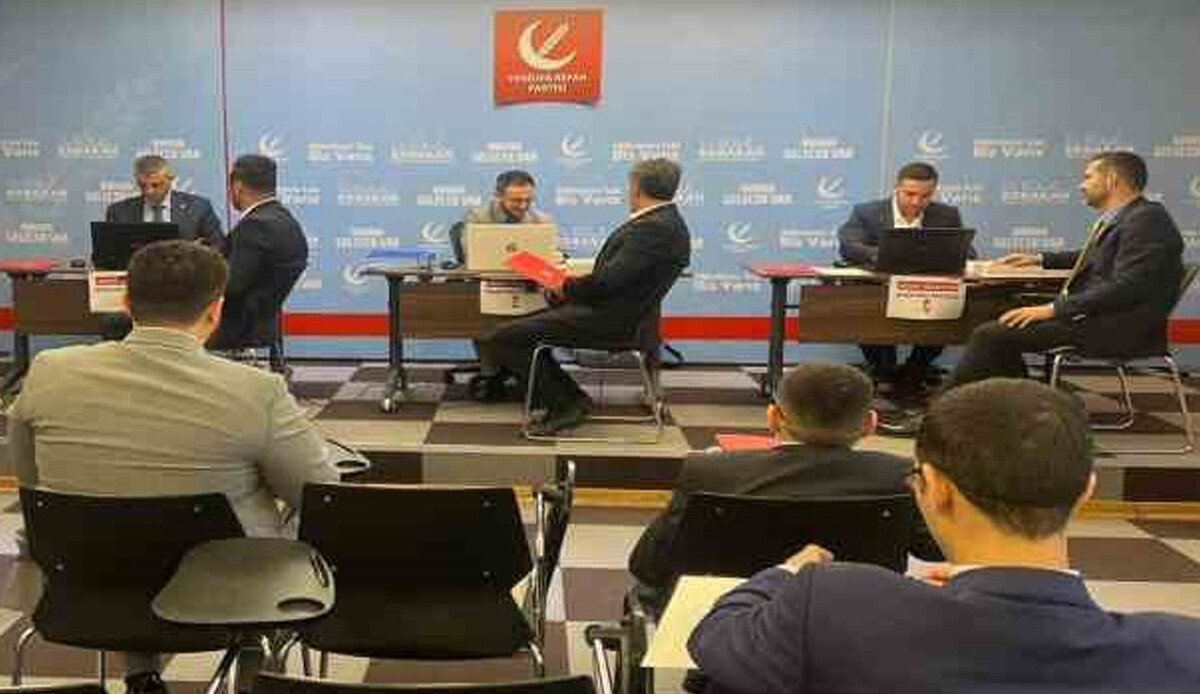Yeniden Refah’ta milletvekili aday adaylığı başvuru süresi uzatıldı Yeniden Refah’ta milletvekili aday adaylığı başvuru süresi uzatıldı