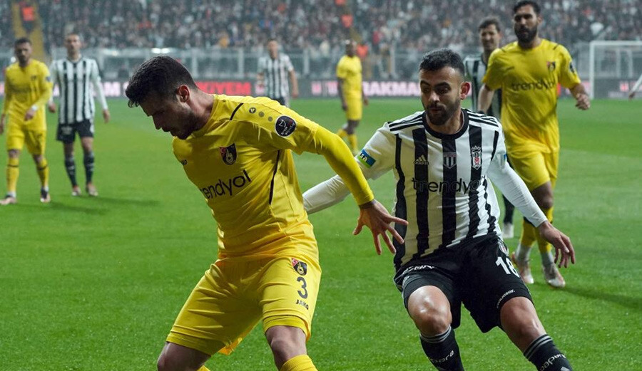 Rachid Ghezzal asistle döndü, Fenerbahçe-Beşiktaş derbisini düşünmeye başladı