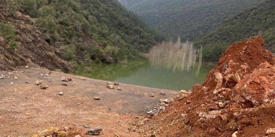 Depremde dağlar birbirine kavuştu! Oluşan göl ilçeyi alarma geçirdi: 5 köy boşaltıldı