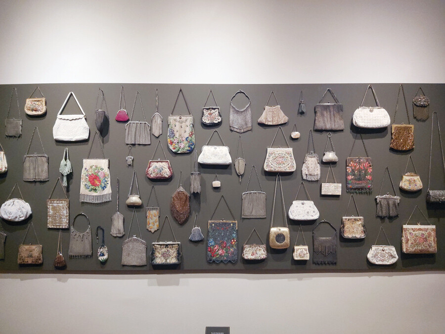 Taş Konak'ta 'zarif' sergi: ‘Kuytu’daki zarafet