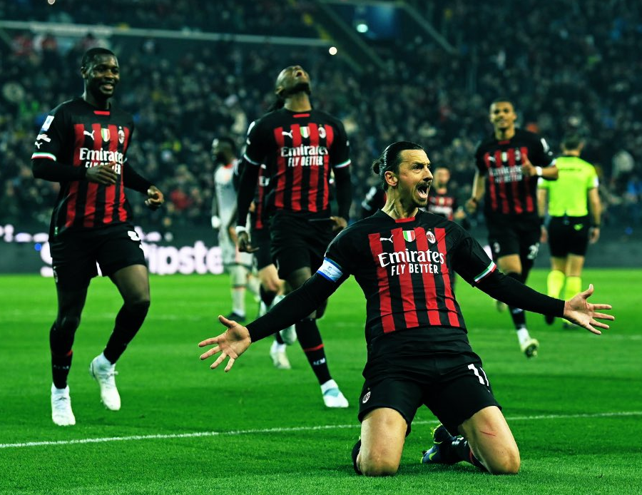 Ibrahimovic dünya futbol tarihine geçti! 41 yaşında yeni rekorun sahibi oldu Ibrahimovic dünya futbol tarihine geçti! 41 yaşında yeni rekorun sahibi oldu