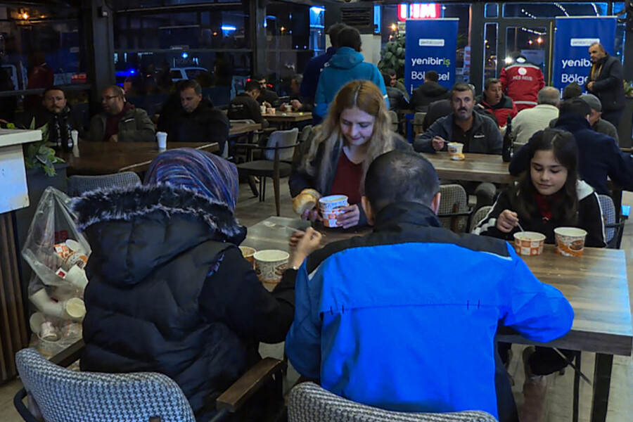 Bakan Varank ''Yeniden Hayat Lokantası''nı ziyaret etti