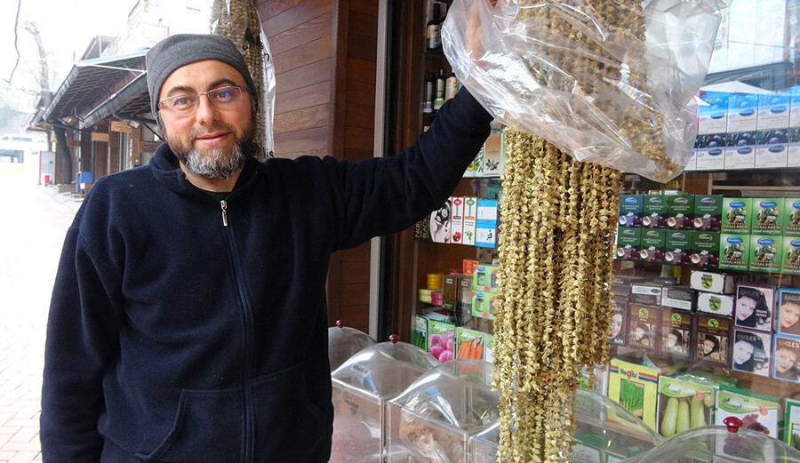 Bin liraya dayandı! Yazın yaşı kışın kurusu tercih ediliyor, kilosu altınla yarışıyor Bin liraya dayandı! Yazın yaşı kışın kurusu tercih ediliyor, kilosu altınla yarışıyor