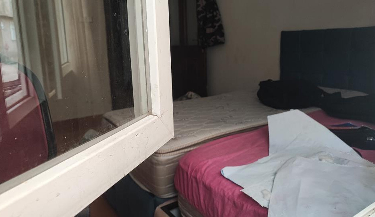 Adana’da vahşet! Kocası tarafından boğazı kesilen kadın hayatını kaybetti Adana’da vahşet! Kocası tarafından boğazı kesilen kadın hayatını kaybetti