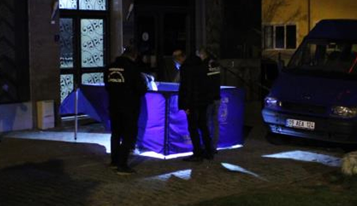 Aydın'da korkunç olay! Kızını darp eden kocasına sinirlendi, 3.kattan aşağı atlayarak can verdi Aydın'da korkunç olay! Kızını darp eden kocasına sinirlendi, 3.kattan aşağı atlayarak can verdi