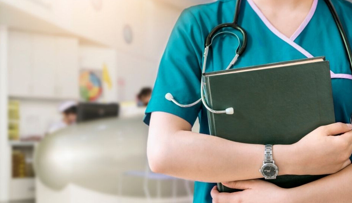 Sağlık ailesi büyüyor: 42 bin 500 sağlık personeli ve sürekli işçi istihdam edilecek Sağlık ailesi büyüyor: 42 bin 500 sağlık personeli ve sürekli işçi istihdam edilecek