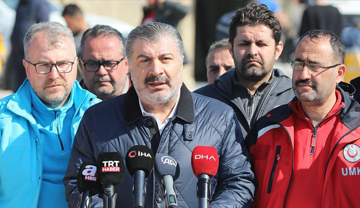 Bakan Koca, deprem bölgesinden son durumu açıkladı: Salgın riski yok Bakan Koca, deprem bölgesinden son durumu açıkladı: Salgın riski yok