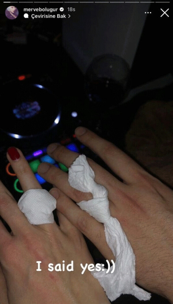 Merve Boluğur yeniden mi evleniyor? ‘I said yes’ paylaşımı kafaları karıştırdı Merve Boluğur yeniden mi evleniyor? ‘I said yes’ paylaşımı kafaları karıştırdı