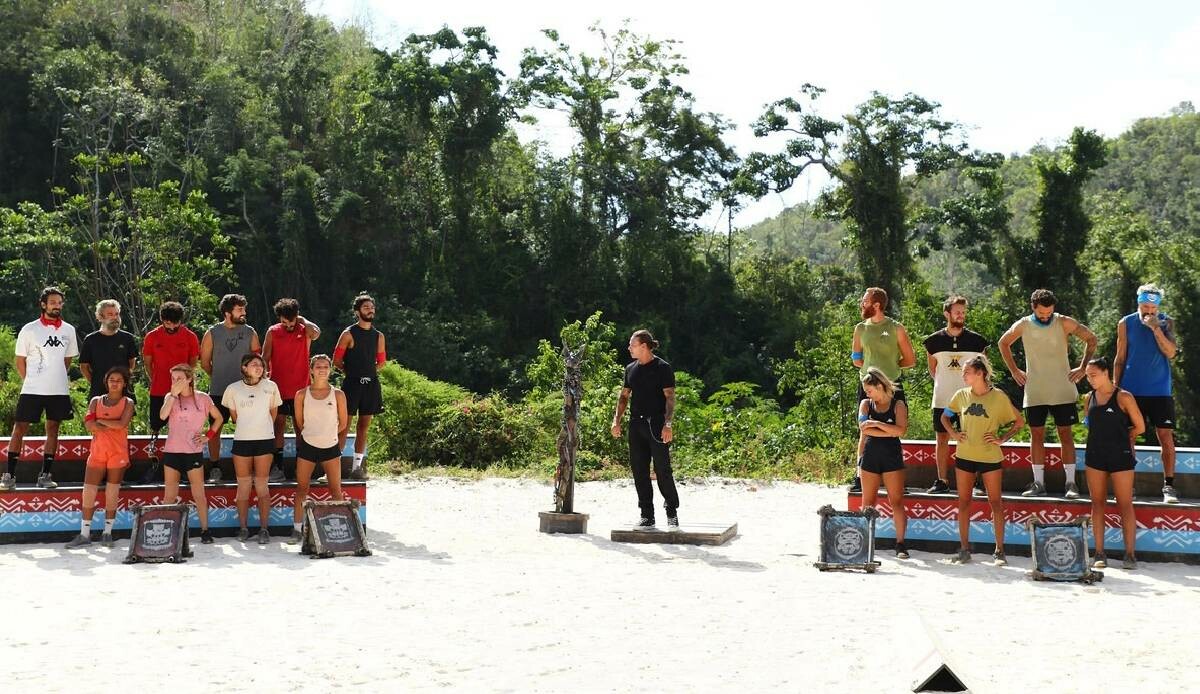 Survivor dokunulmazlık oyunu kim kazandı? Birleşme öncesi bu isimlerden biri adaya veda edecek Survivor dokunulmazlık oyunu kim kazandı? Birleşme öncesi bu isimlerden biri adaya veda edecek
