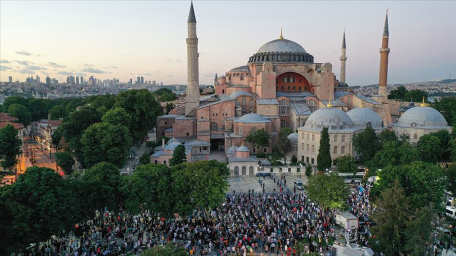 Temel Karamollaoğlu: Ayasofya'nın bir kısmını turistlere açabiliriz Temel Karamollaoğlu: Ayasofya'nın bir kısmını turistlere açabiliriz
