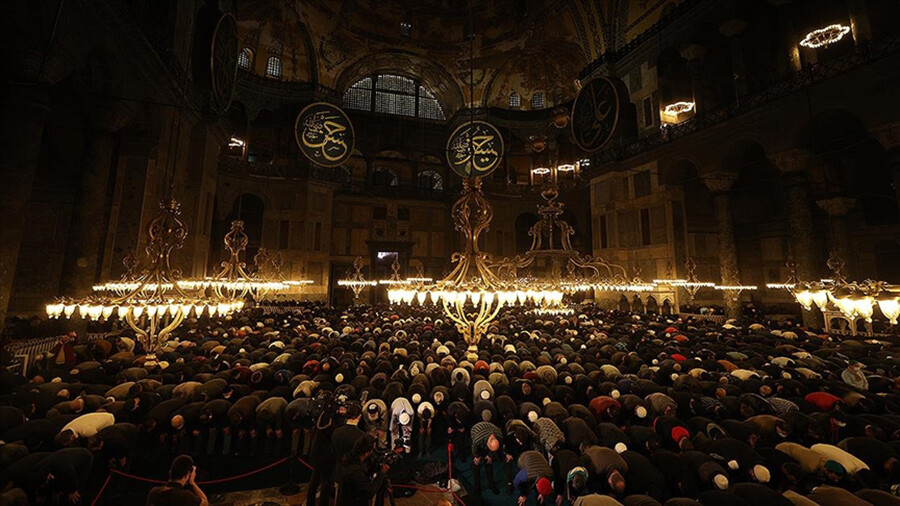 Temel Karamollaoğlu: Ayasofya'nın bir kısmını turistlere açabiliriz Temel Karamollaoğlu: Ayasofya'nın bir kısmını turistlere açabiliriz