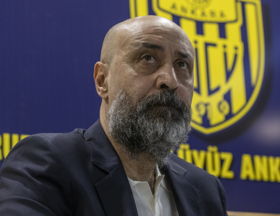 Tolunay Kafkas Süper Lig'e geri döndü! 1,5 yıllık sözleşme imzalandı Tolunay Kafkas Süper Lig'e geri döndü! 1,5 yıllık sözleşme imzalandı