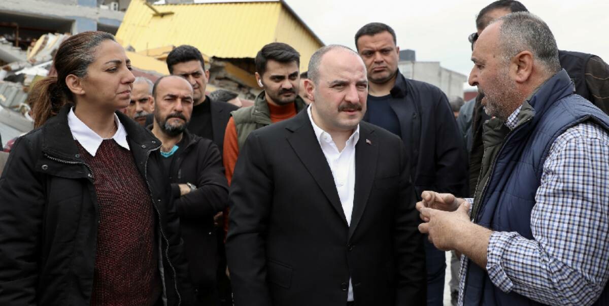 Bakan Varank: 1 buçuk milyon lira faizsiz kredi desteği veriyoruz Bakan Varank: 1 buçuk milyon lira faizsiz kredi desteği veriyoruz
