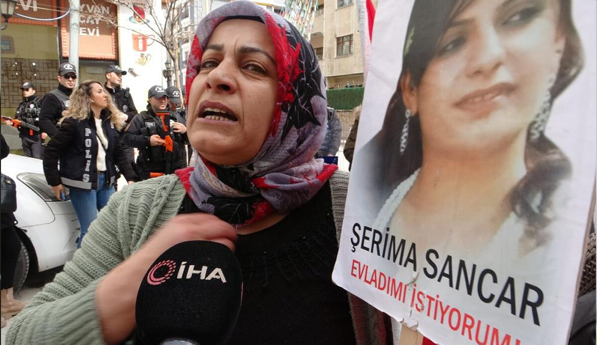 Evlat nöbetindeki annelerden HDP tepkisi: Artık evlatlarımızı CHP'den isteyeceğiz Evlat nöbetindeki annelerden HDP tepkisi: Artık evlatlarımızı CHP'den isteyeceğiz