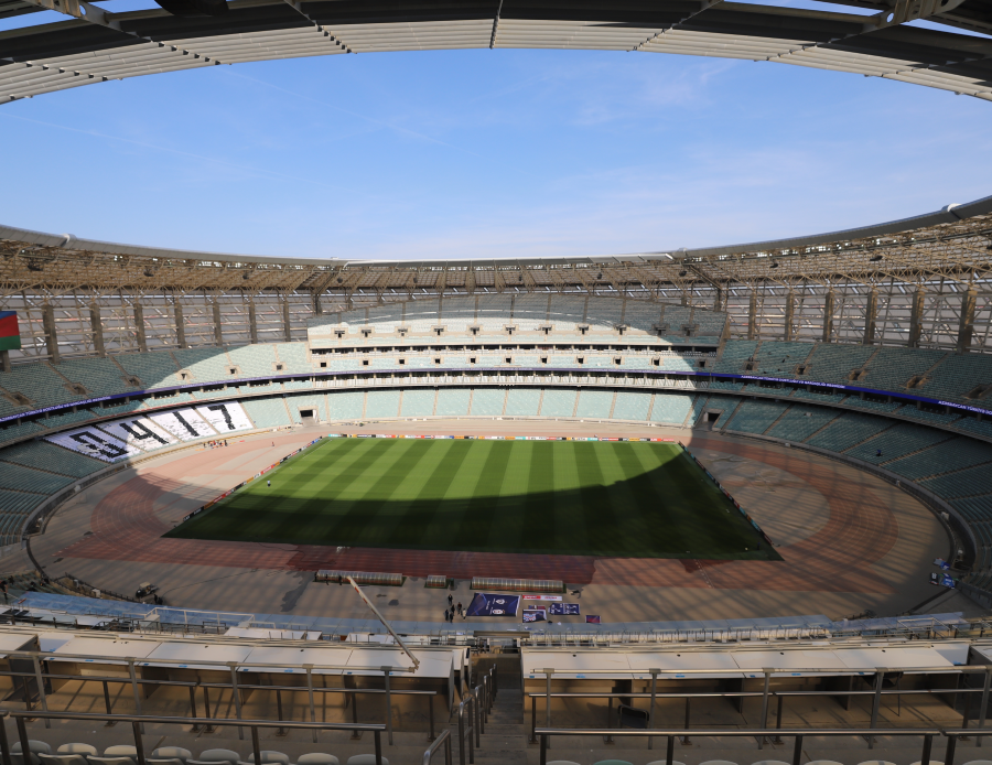 Azerbaycan'da Galatasaray coşkusu! Binlerce taraftar tarihi maçın heyecanını yaşıyor Azerbaycan'da Galatasaray coşkusu! Binlerce taraftar tarihi maçın heyecanını yaşıyor