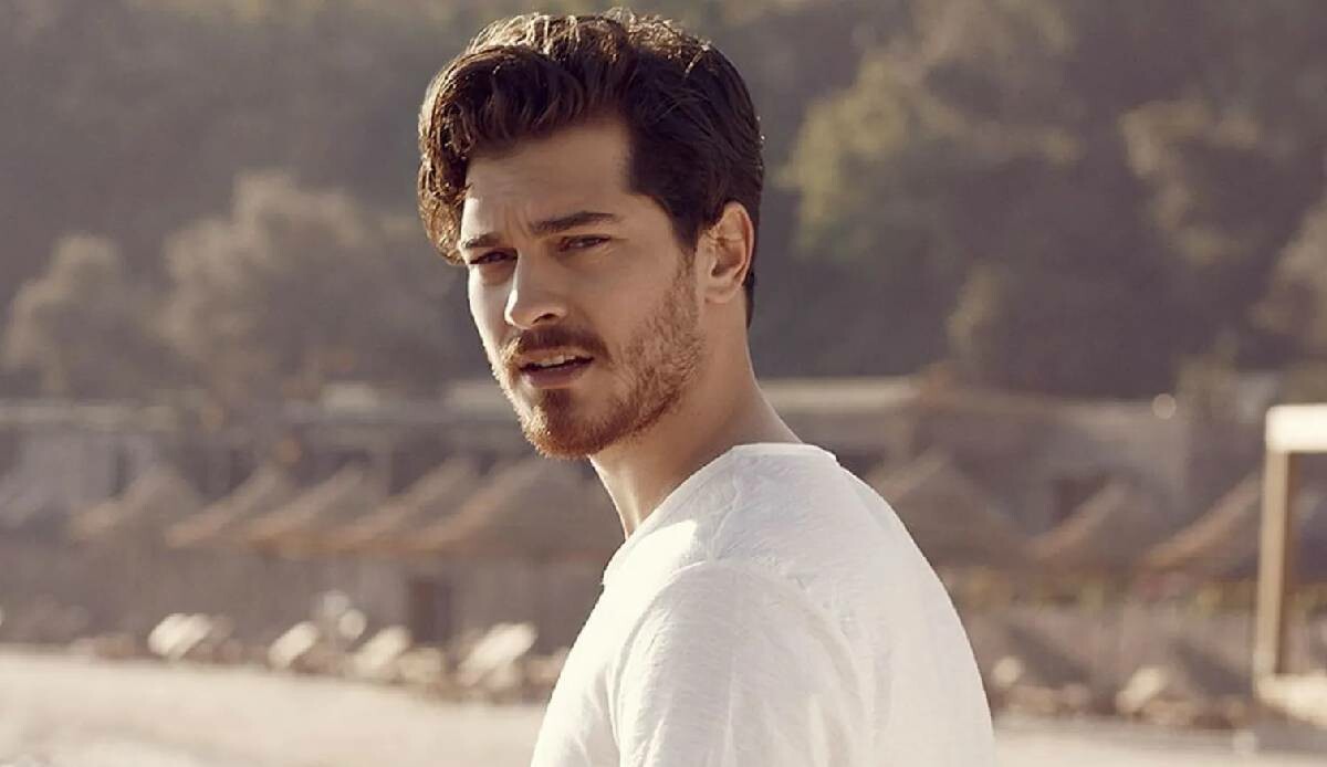 Netflix’in yeni dizisi Kübra ayrıntıları belli oldu! Çağatay Ulusoy’un başroldeki partnerini görenler çok şaşırdı Netflix’in yeni dizisi Kübra ayrıntıları belli oldu! Çağatay Ulusoy’un başroldeki partnerini görenler çok şaşırdı