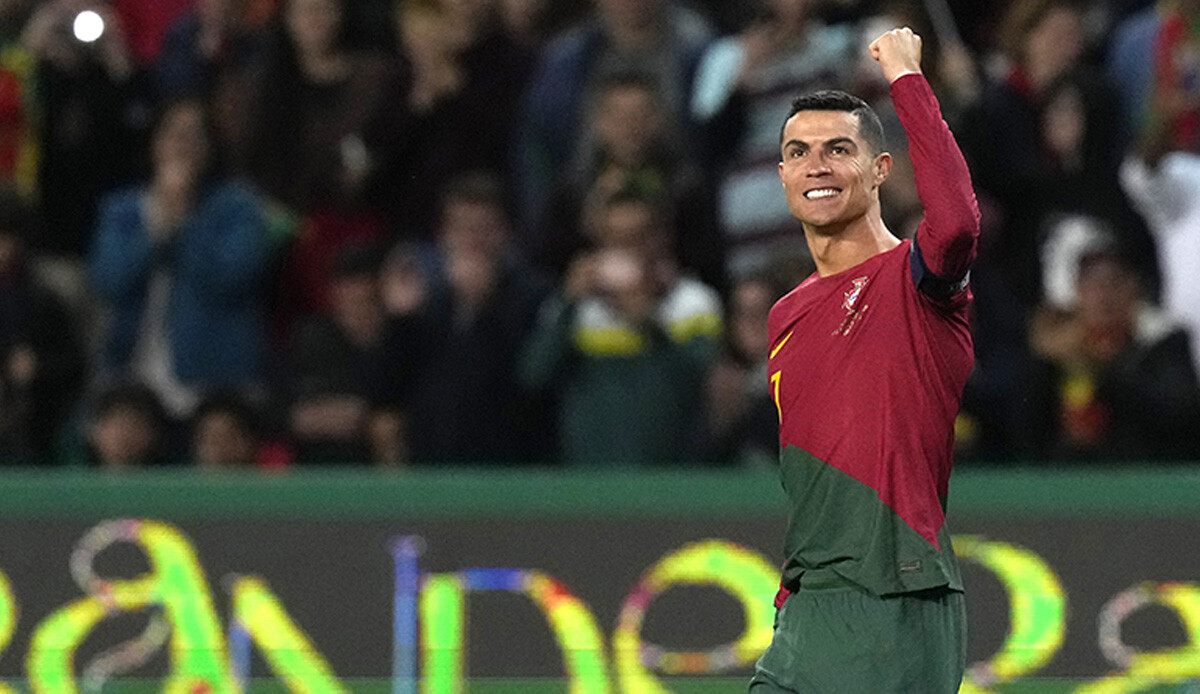 Cristiano Ronaldo'dan dünya rekoru: En çok milli takım forması giyen futbolcu Cristiano Ronaldo'dan dünya rekoru: En çok milli takım forması giyen futbolcu