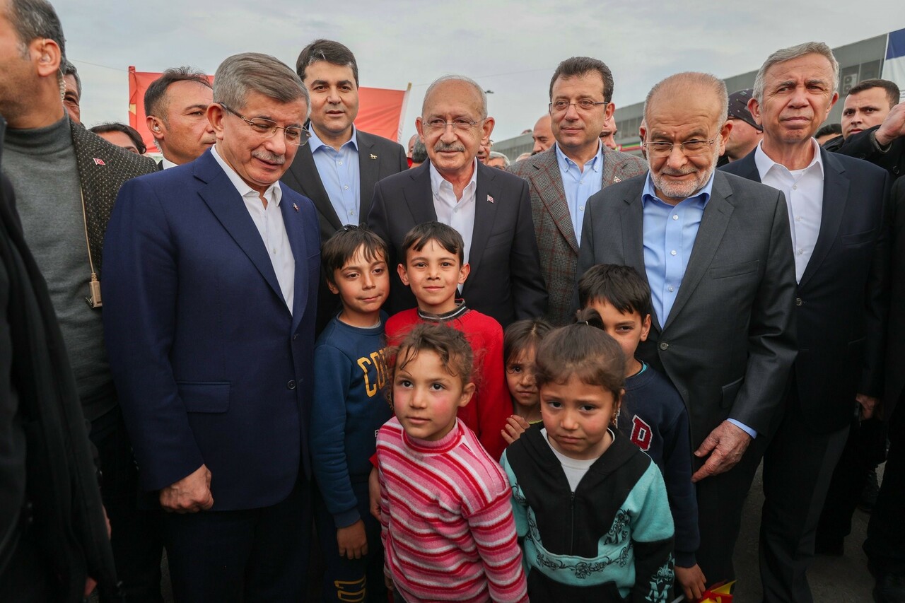 Deprem bölgesinde yuhalanan Kılıçdaroğlu'na ikinci şok: HDP’ye de bakanlık verecek misiniz?