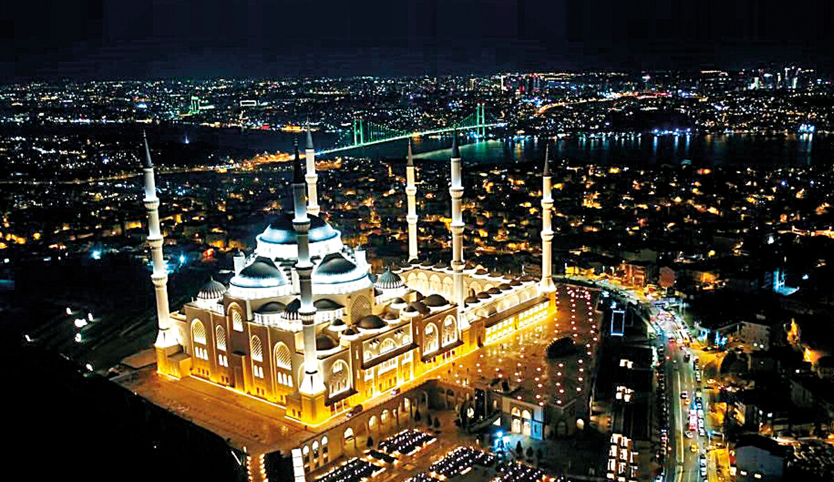 Bir camiden çok ötesi: Çamlıca'nın simgesi Çamlıca Camii birçok özelliği ile benzersiz