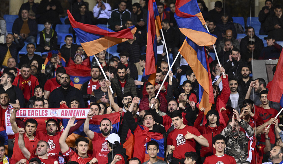 Ermenistan - Türkiye maçında İstiklal Marşı'na çirkin saldırı!