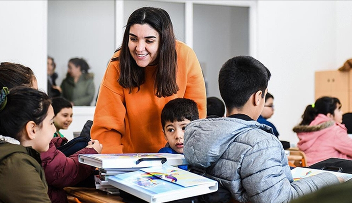MEB takvimi paylaştı! Ara tatil Ramazan bayramı ile birleşecek MEB takvimi paylaştı! Ara tatil Ramazan bayramı ile birleşecek