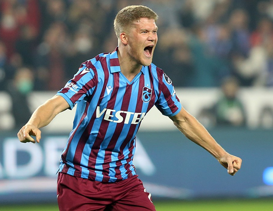 Trabzonspor'da Cornelius krizi! Yeni yönetimi bekleyen büyük tehlike camiayı korkuttu Trabzonspor'da Cornelius krizi! Yeni yönetimi bekleyen büyük tehlike camiayı korkuttu