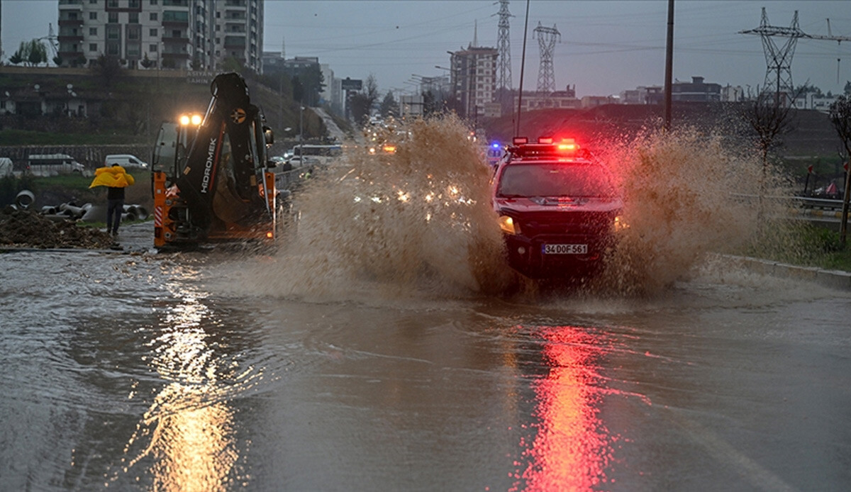 Meteoroloji alarm verdi! Deprem bölgesinde gök gürültülü sağanak etkili olacak Meteoroloji alarm verdi! Deprem bölgesinde gök gürültülü sağanak etkili olacak