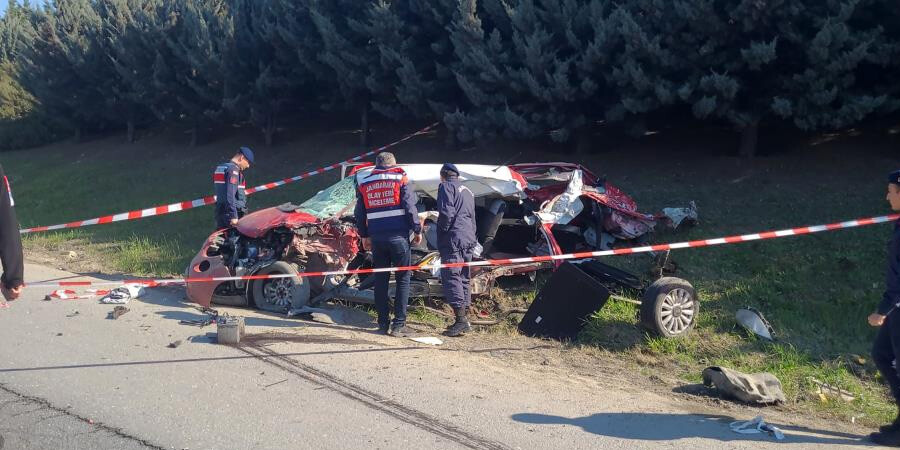 Son dakika... TEM'deki feci kazadan acı haber geldi: 6 kişi hayatını kaybetti