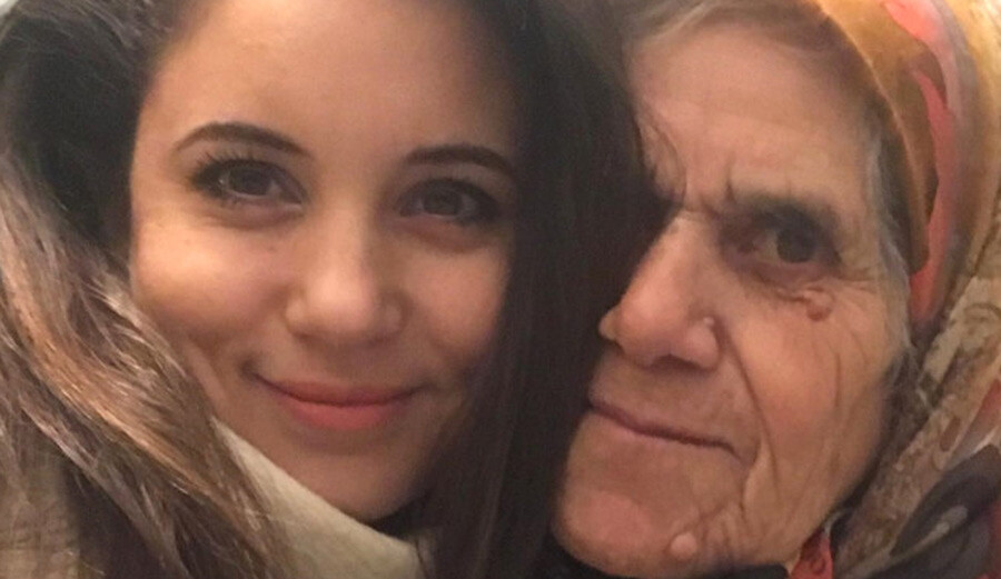 Karsu Dönmez'in acı günü: Enkazdan sağ kurtarılan büyükannesi hayatını kaybetti Karsu Dönmez'in acı günü: Enkazdan sağ kurtarılan büyükannesi hayatını kaybetti