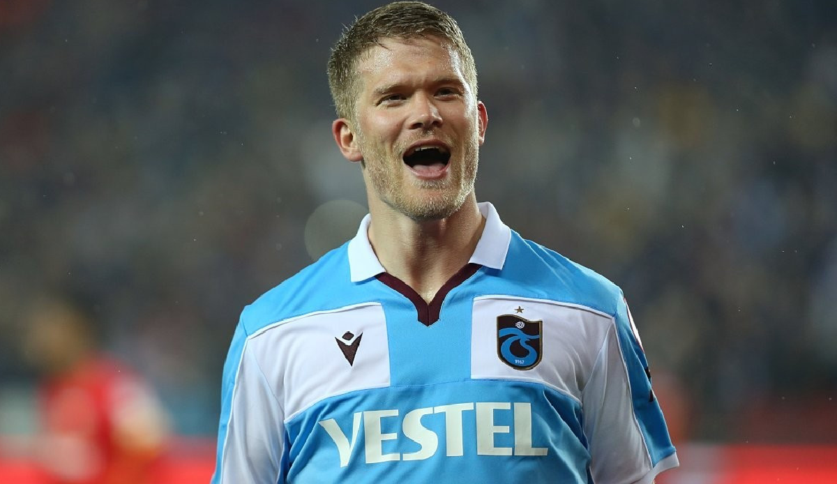 Trabzonspor'da Cornelius krizi! Yeni yönetimi bekleyen büyük tehlike camiayı korkuttu Trabzonspor'da Cornelius krizi! Yeni yönetimi bekleyen büyük tehlike camiayı korkuttu