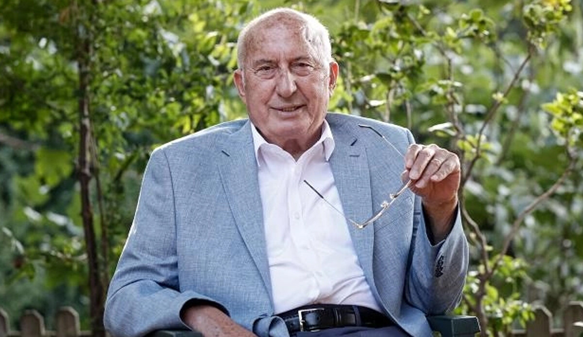 Ergun Gürsoy: Birisi gelir parayı götürür, birisi gelir borçları siler Ergun Gürsoy: Birisi gelir parayı götürür, birisi gelir borçları siler