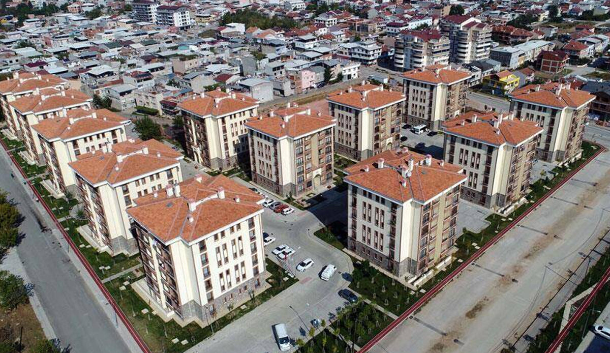 Eskişehir’de fahiş fiyatlı kira ilanına 3 gözaltı Eskişehir’de fahiş fiyatlı kira ilanına 3 gözaltı