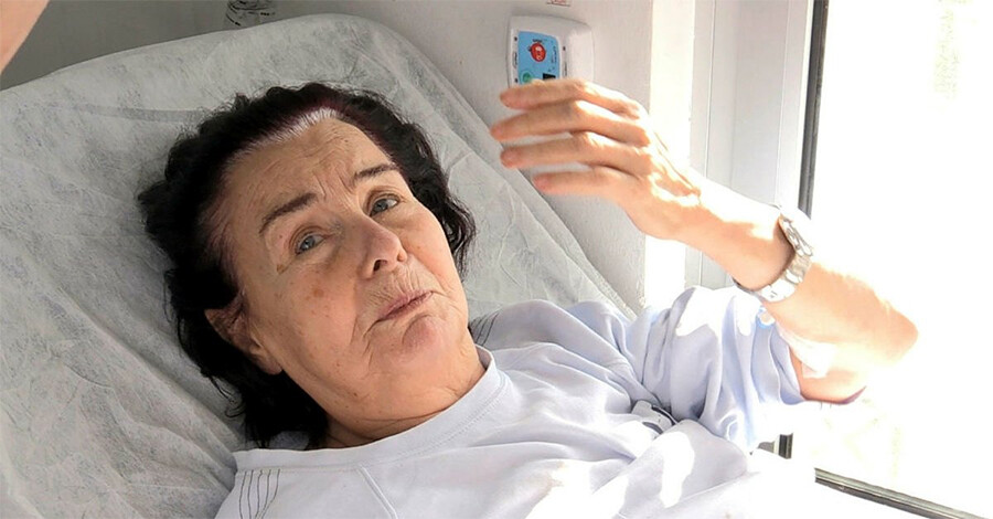 Fatma Girik'in annesi hayatını kaybetti