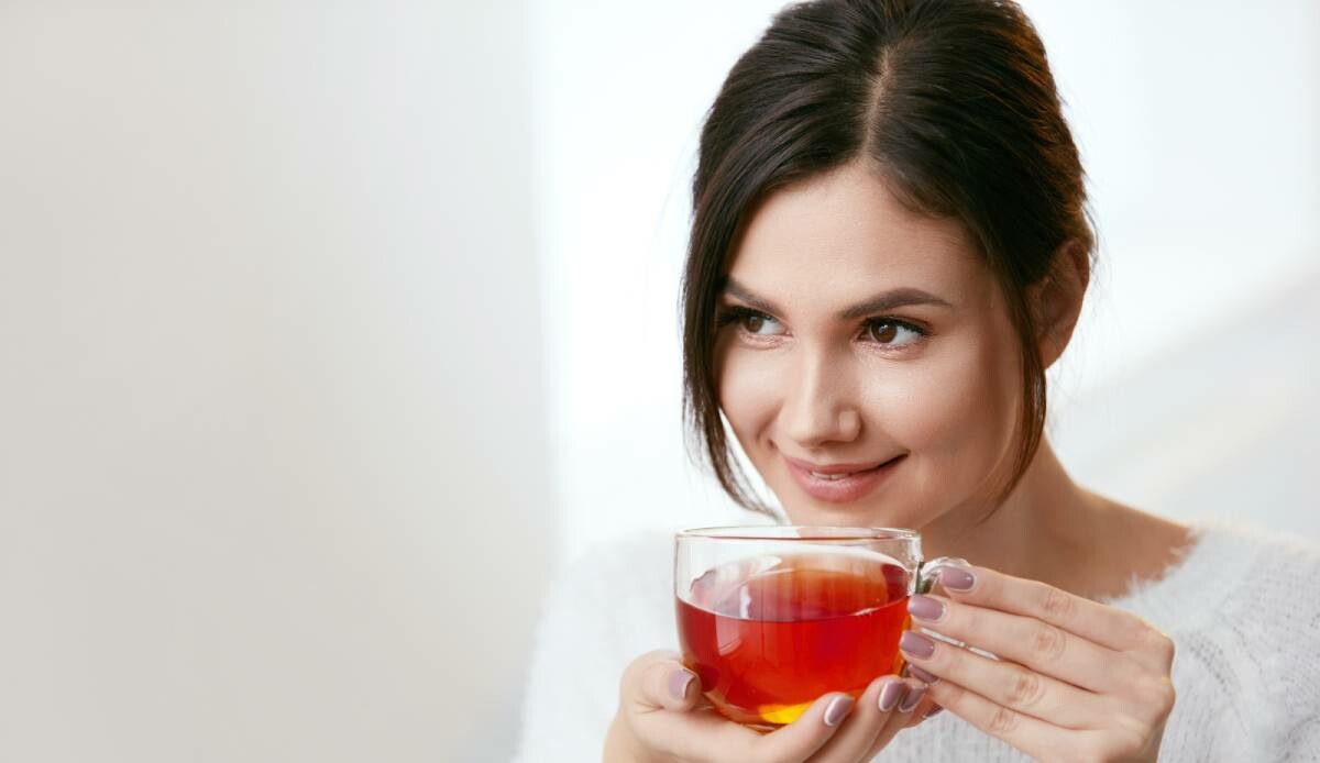 Her yemekten sonra içmek vücutta hastalık bırakmıyor! İçtikçe cildiniz güzelleşecek