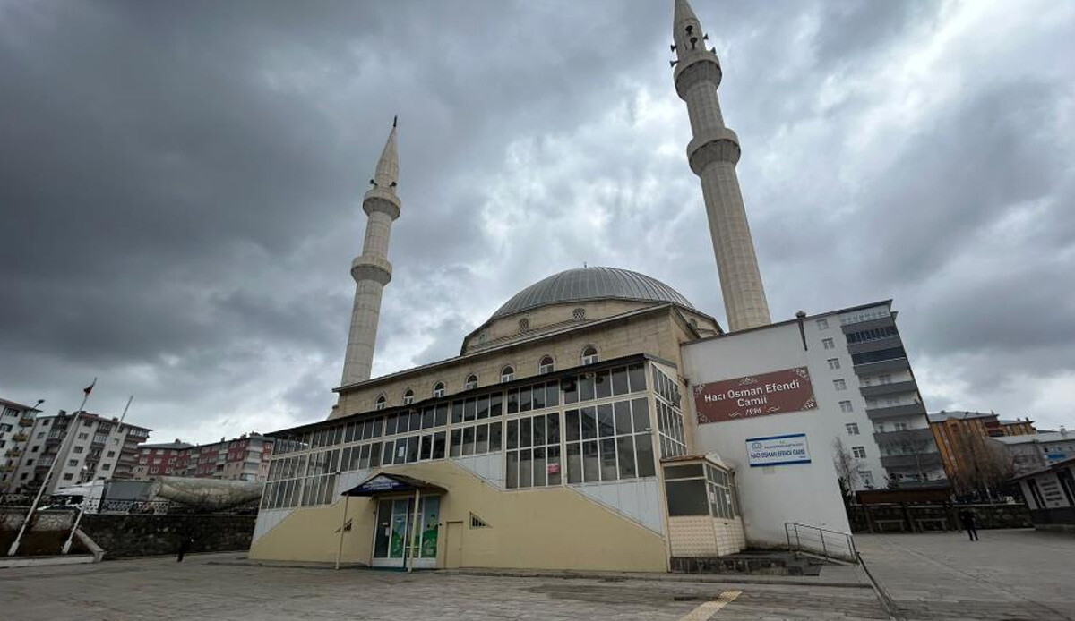 Çocukların biber gazlı oyunu kötü bitti! Cami cemaatini namazından etti Çocukların biber gazlı oyunu kötü bitti! Cami cemaatini namazından etti
