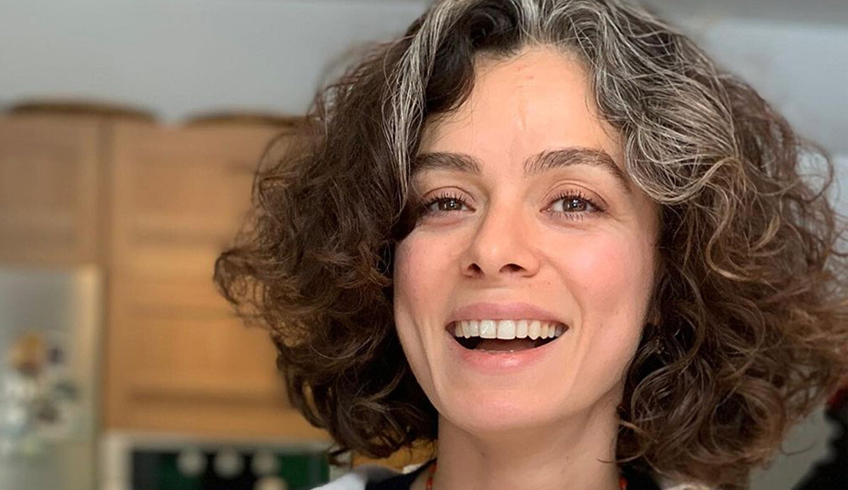 Esra Balamir’in ‘paçoz’ benzetmesine Özge Özpirinçci’den cevap gecikmedi Esra Balamir’in ‘paçoz’ benzetmesine Özge Özpirinçci’den cevap gecikmedi
