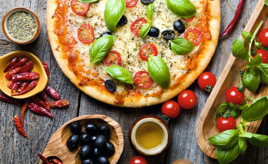 Artık pizzayı dışarıdan söylemeyeceksiniz! İtalyan şef işin püf noktasını açıkladı Artık pizzayı dışarıdan söylemeyeceksiniz! İtalyan şef işin püf noktasını açıkladı