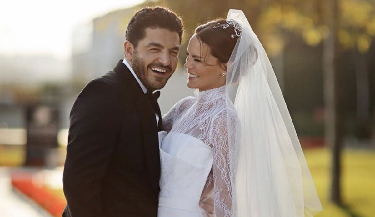Evlilikte kriz çıktı! Ebru Şallı ile Uğur Akkuş boşanıyor Evlilikte kriz çıktı! Ebru Şallı ile Uğur Akkuş boşanıyor