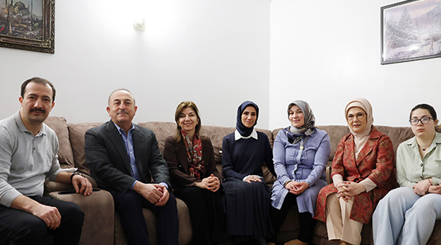 Emine Erdoğan, New York'ta Türk ailenin evinde iftar sofrasına konuk oldu