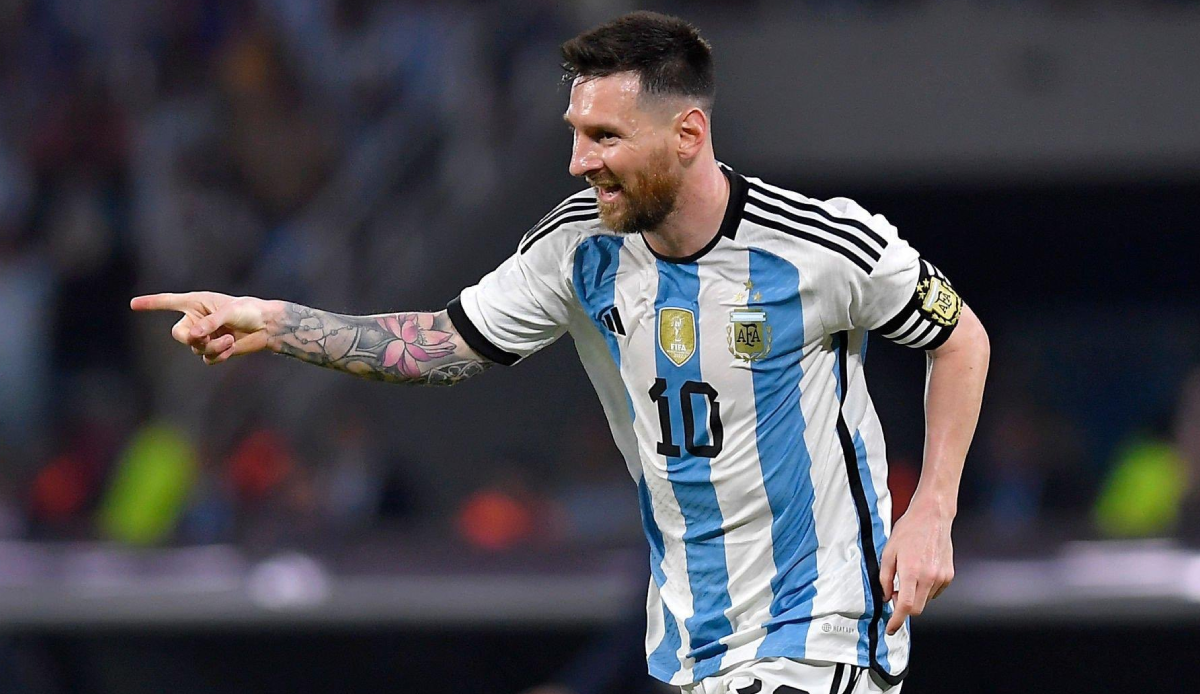 Lionel Messi rekorlara doymuyor! Arjantinli yıldız yeni bir hayalini daha gerçekleştirdi Lionel Messi rekorlara doymuyor! Arjantinli yıldız yeni bir hayalini daha gerçekleştirdi