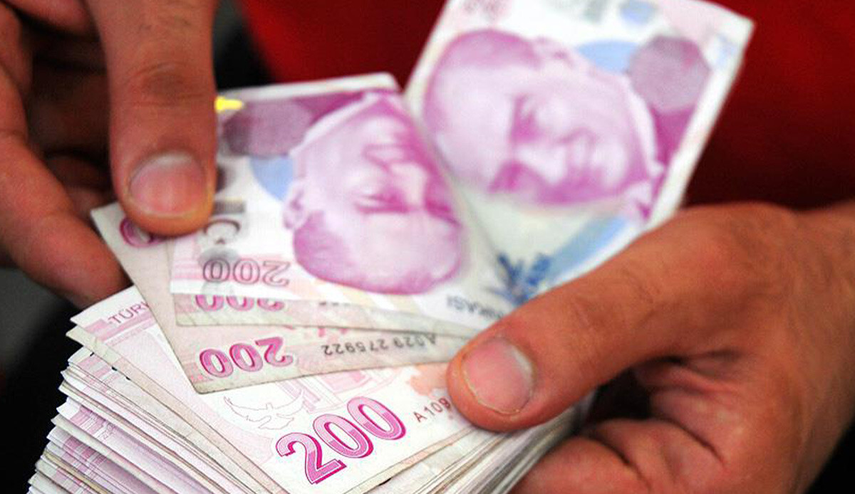 En düşük emekli maaşına zam düzenlemesi Meclis'ten geçti En düşük emekli maaşına zam düzenlemesi Meclis'ten geçti
