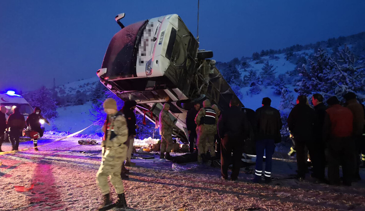Son dakika! Yozgat ve Erzincan'da peş peşe yolcu otobüsü kazaları: Çok sayıda ölü ve yaralı var Son dakika! Yozgat ve Erzincan'da peş peşe yolcu otobüsü kazaları: Çok sayıda ölü ve yaralı var