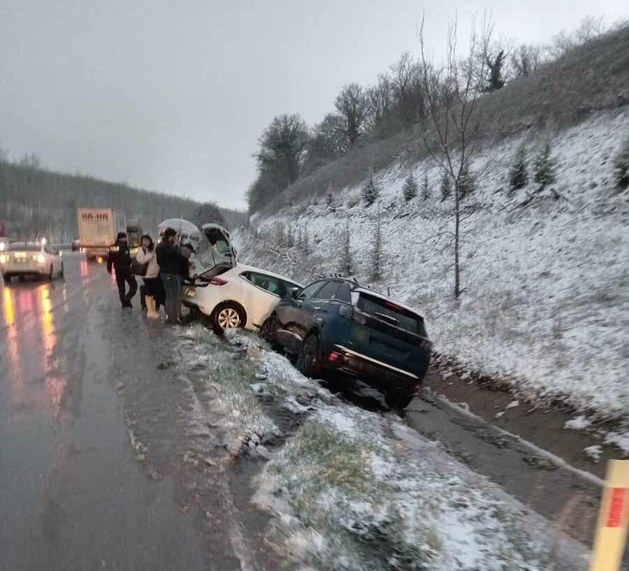 Samsun'da 11 araç birbirine girdi: 1'i ağır 17 yaralı var Samsun'da 11 araç birbirine girdi: 1'i ağır 17 yaralı var