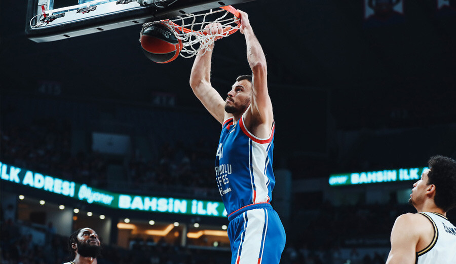 Anadolu Efes - Virtus Bologna (86-67) İtalyanlar Efes'e hayat verdi