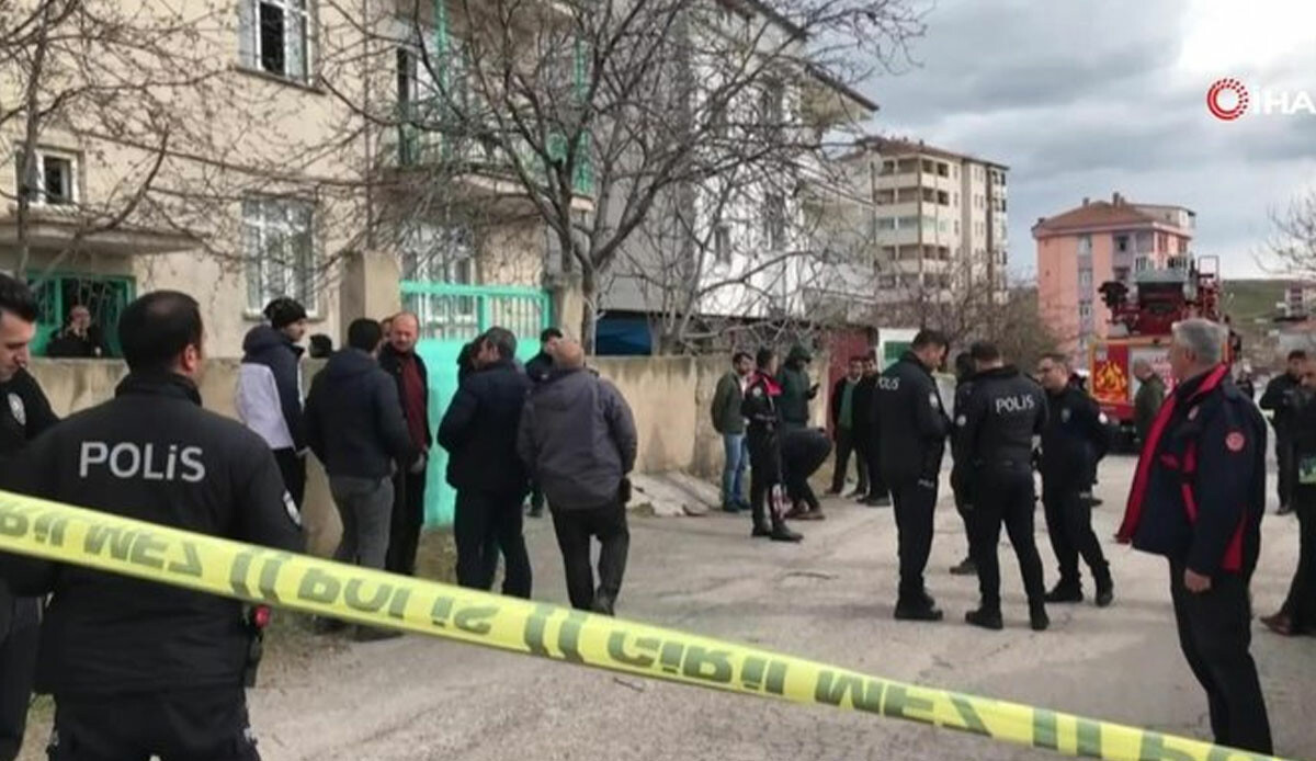 Elazığ'da pompalı tüfek dehşeti: Aynı evde 6 kişi ölü bulundu Elazığ'da pompalı tüfek dehşeti: Aynı evde 6 kişi ölü bulundu