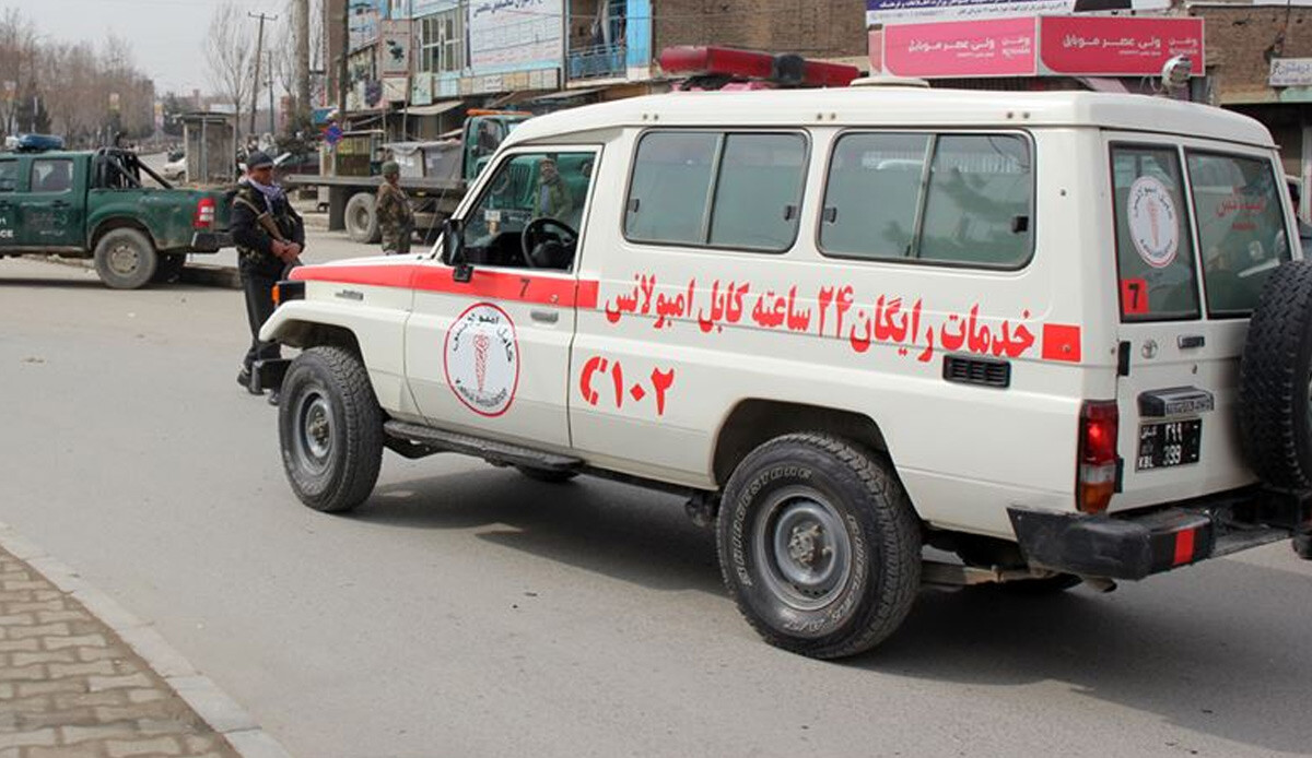 Afganistan'da okul el bombalı saldırı! 2 öğrenci hayatını kaybetti Afganistan'da okul el bombalı saldırı! 2 öğrenci hayatını kaybetti
