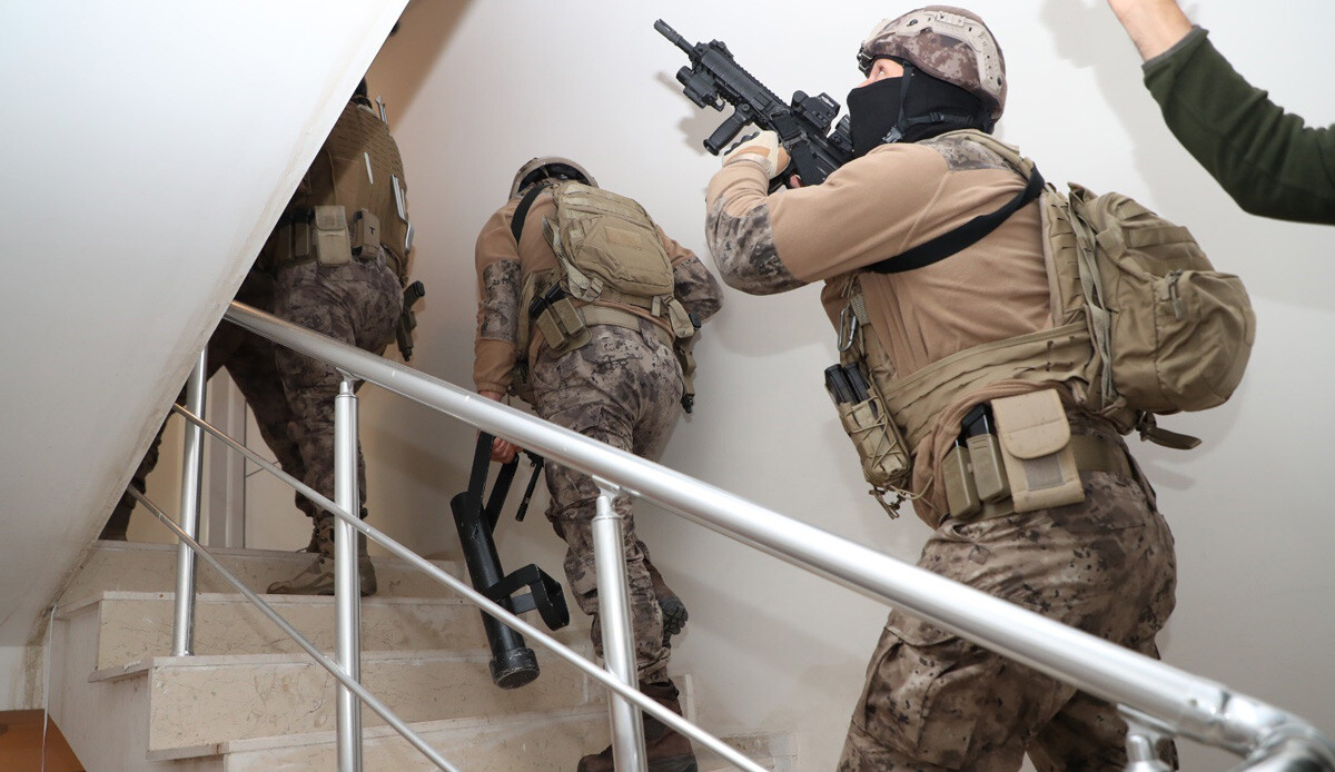 Mersin’de terör örgütü DEAŞ’a operasyon: 8 şüpheli gözaltında