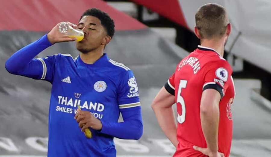 Fransa Futbol Federasyonu futbolcuların oruçlarını açması için maçlara ara verilmesini yasakladı Fransa Futbol Federasyonu futbolcuların oruçlarını açması için maçlara ara verilmesini yasakladı